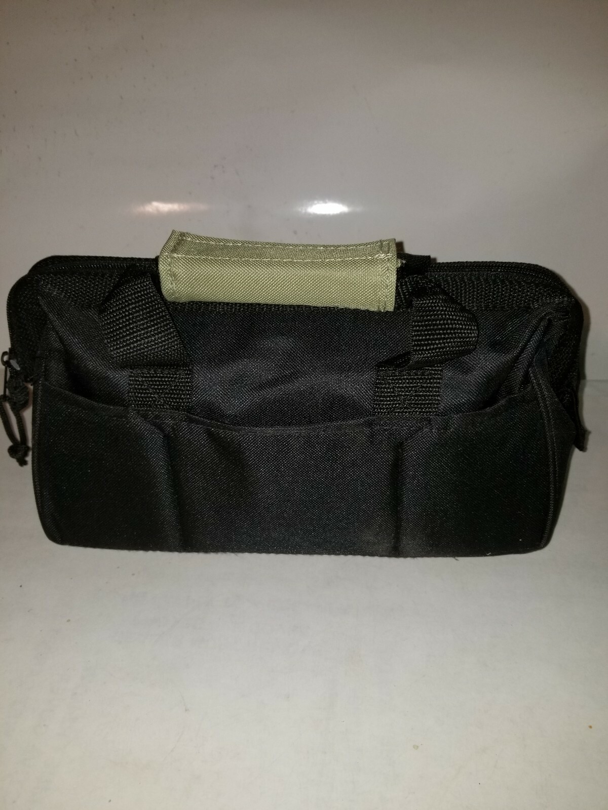 Lifeline First Aid THE EMERGENCY ROADSIDE KIT-DR.BAG – Green/Black-34 Piece