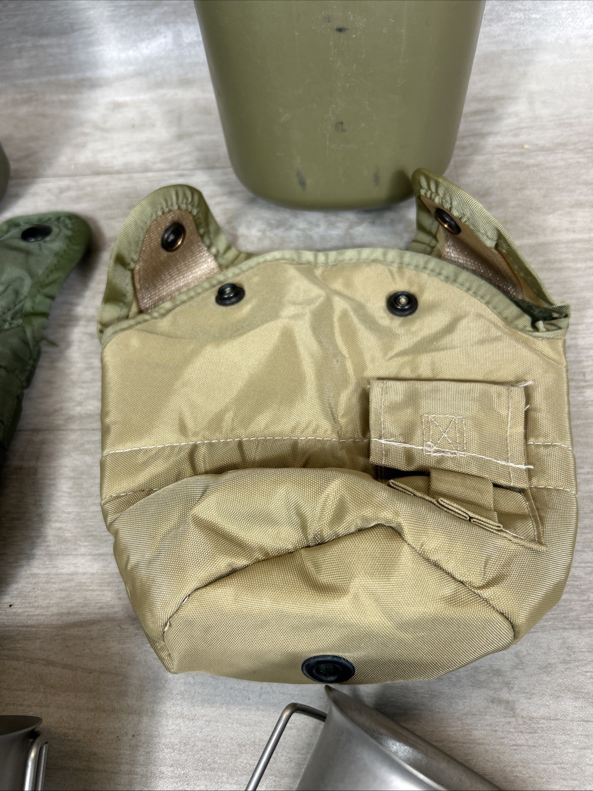 US Military Issue LOT Quart Canteen W/ Pouch LC-2 Green Canteen Cup Utensil