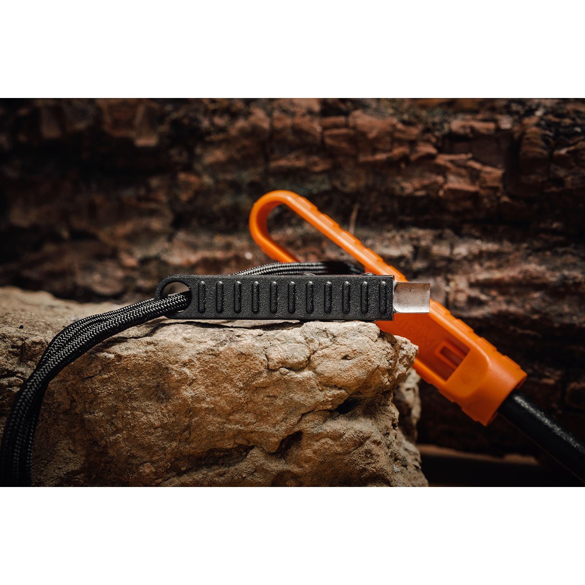 Exotac polySTRIKER XL Ultra-Light Ferrocerium Rod Firestarter – Blaze Orange