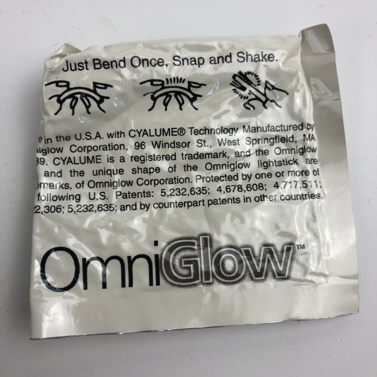 Omniglow 9-28690 Mini Yellow Easy Light Fish 1.5 inch 22-Pack Chemiluminescent