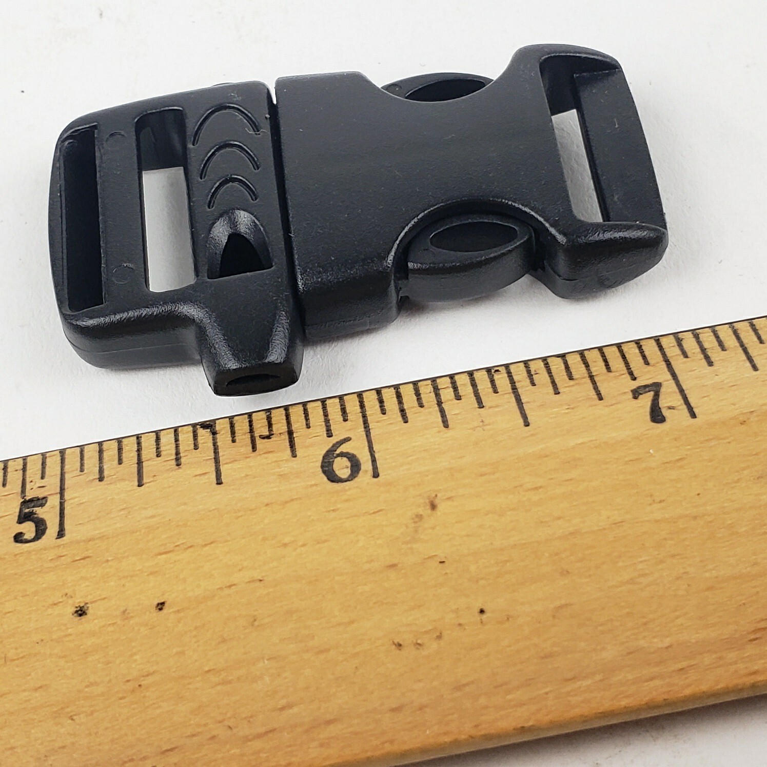 One 3/4″ Plastic Side Release Whistle Buckle Survival Paracord Bracelet