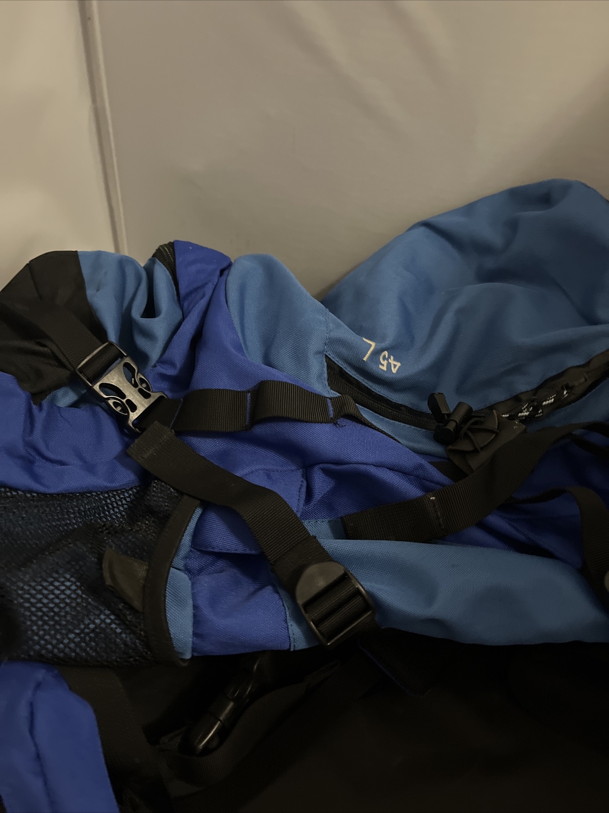 Ice Age 01 survival gear backpack 45L Great Condition