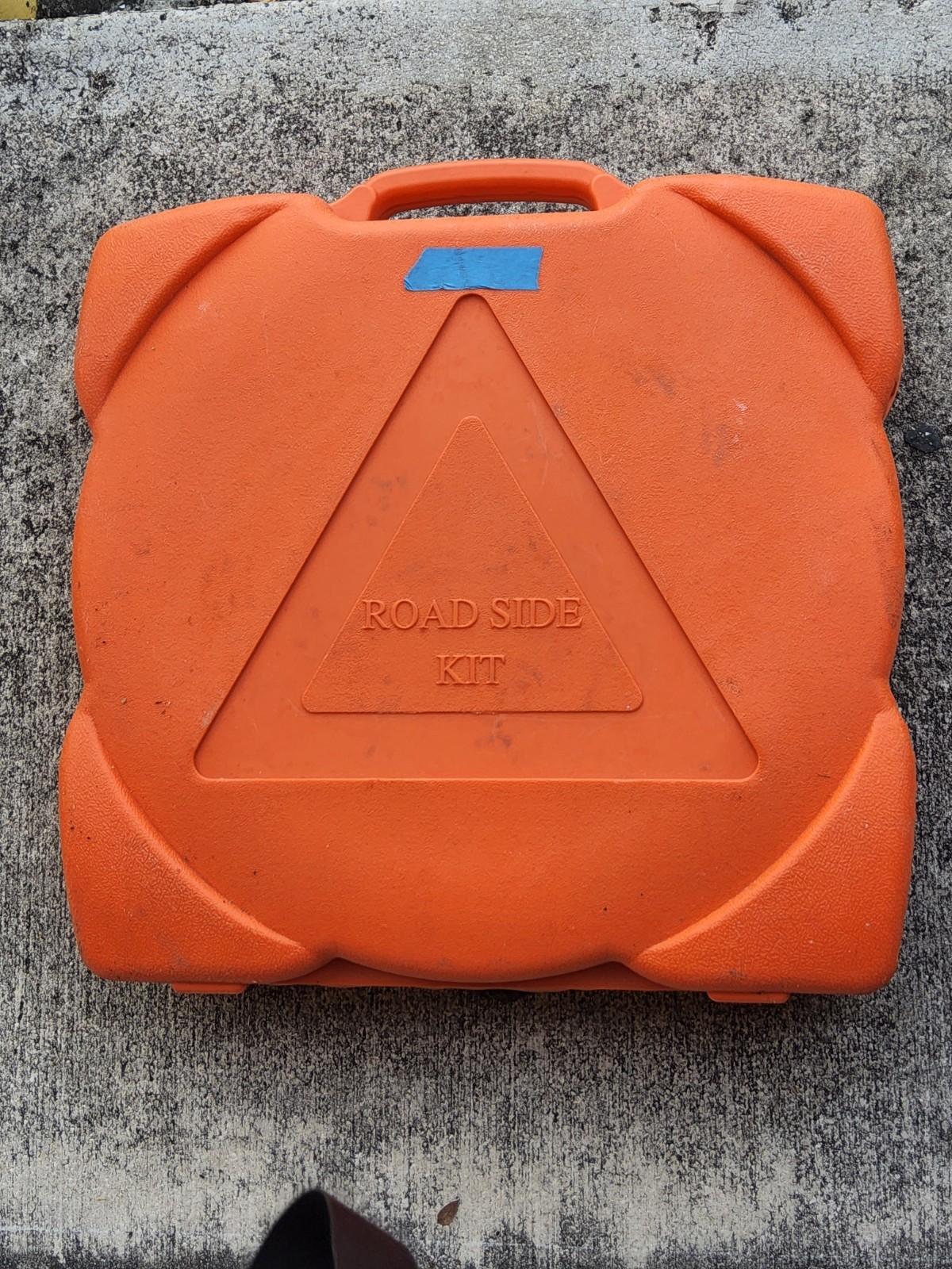 NEW BuzzWorks Buzz Works Roadside Emergency Kit Deluxe Comprehensive