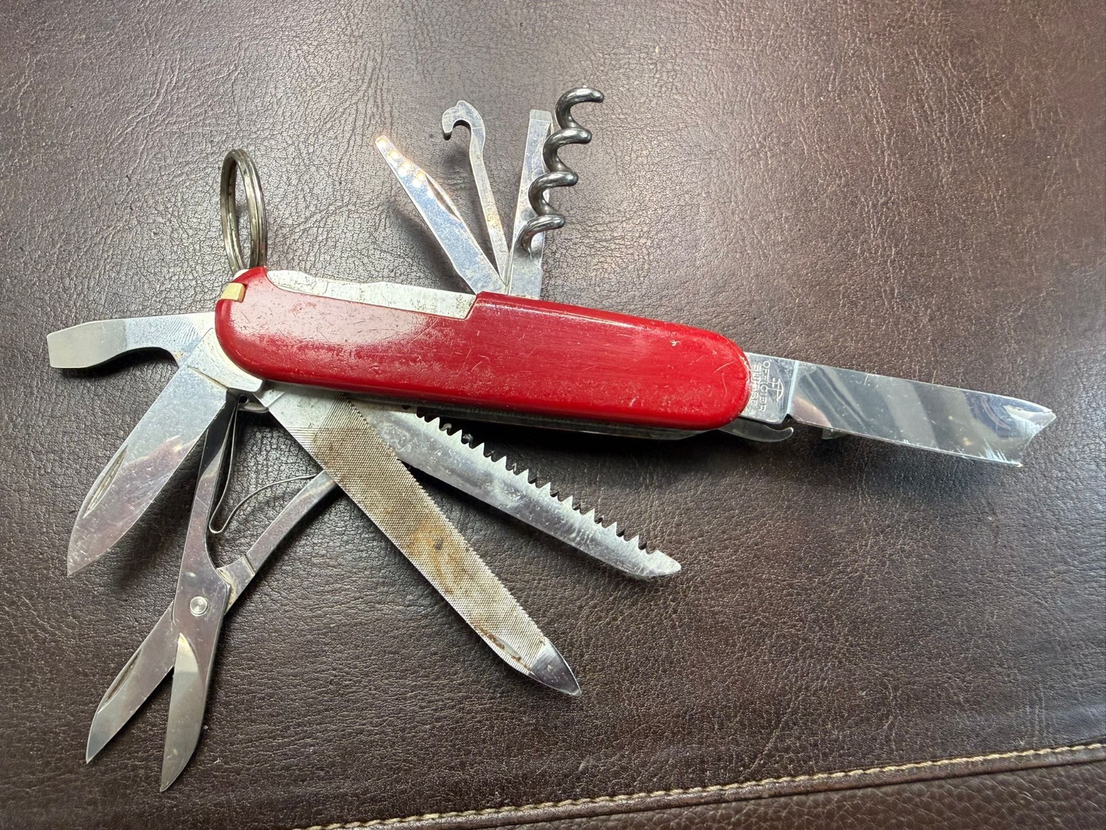 Victorinox Swiss Army Camping – Multi-Purpose Pocket Knife