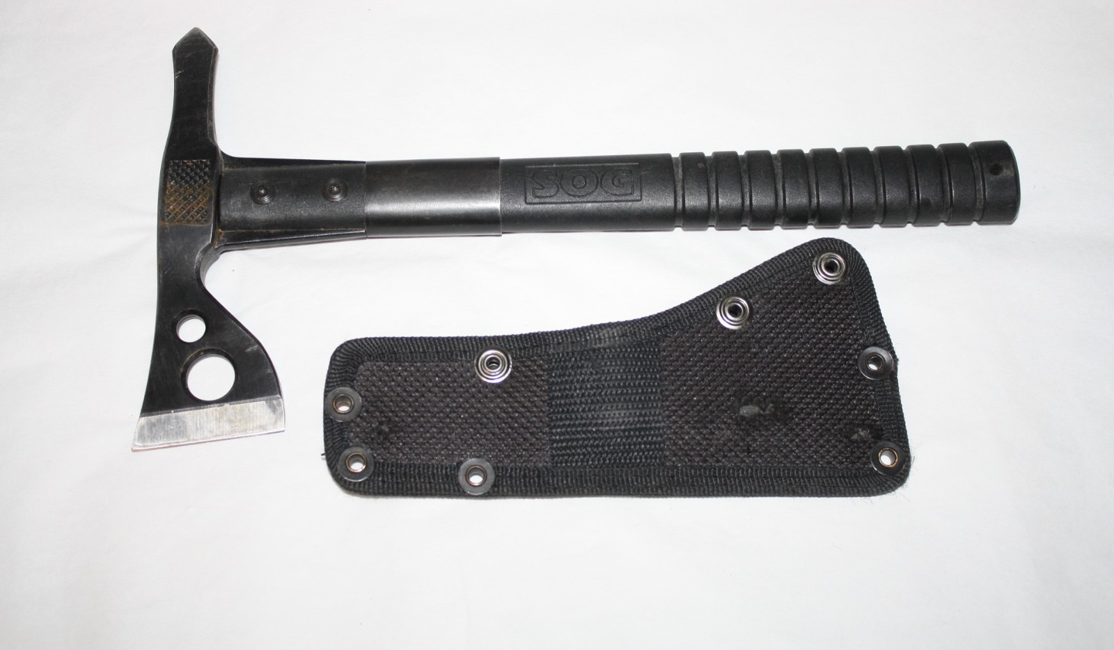 SOG 12″ Throwing Tomahawk Axe Tactical Hatchet w/ Nylon Sheath VERY NICE
