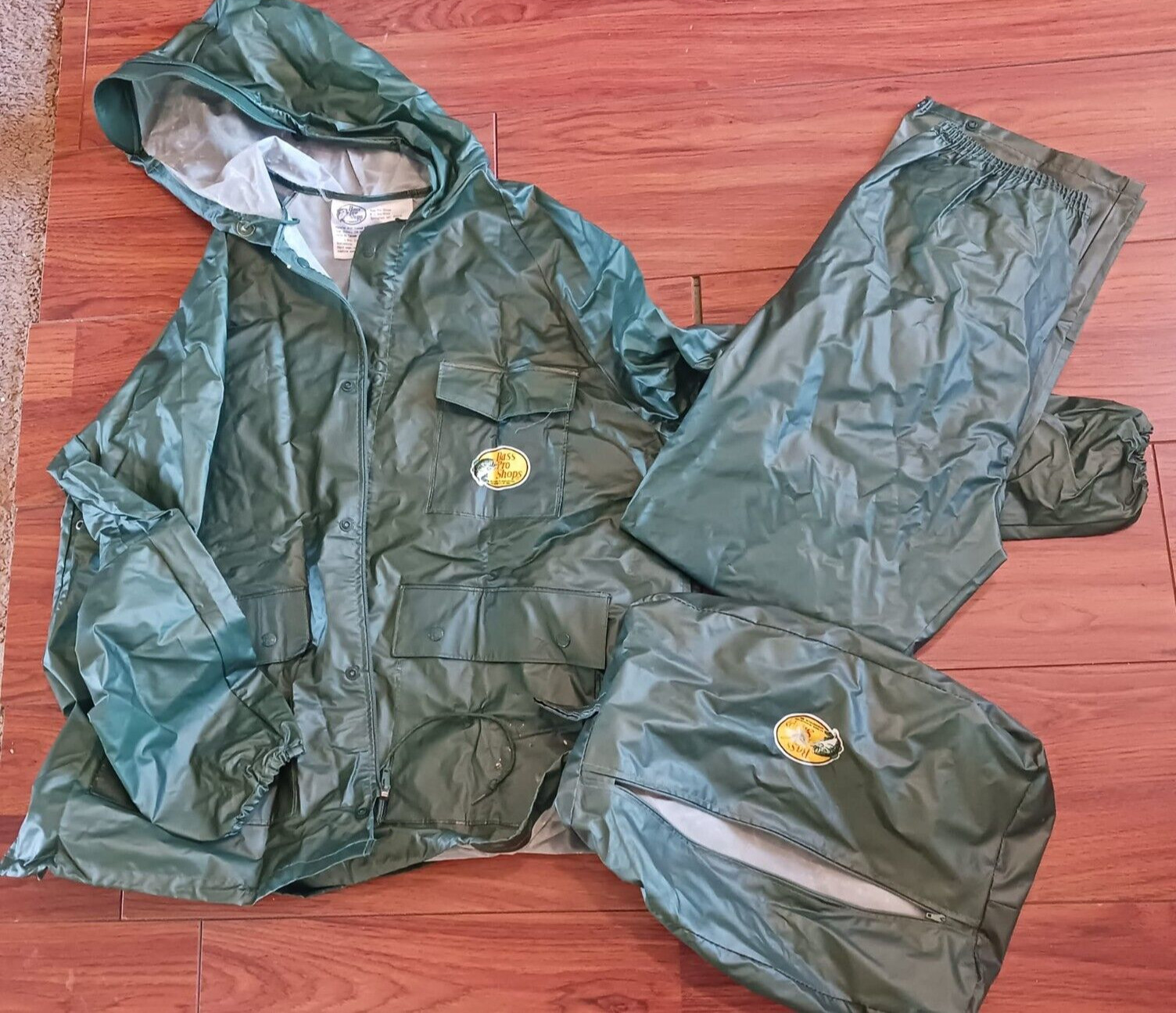 Bass Pro Shops Rain Gear with Storage Bag Adult Small