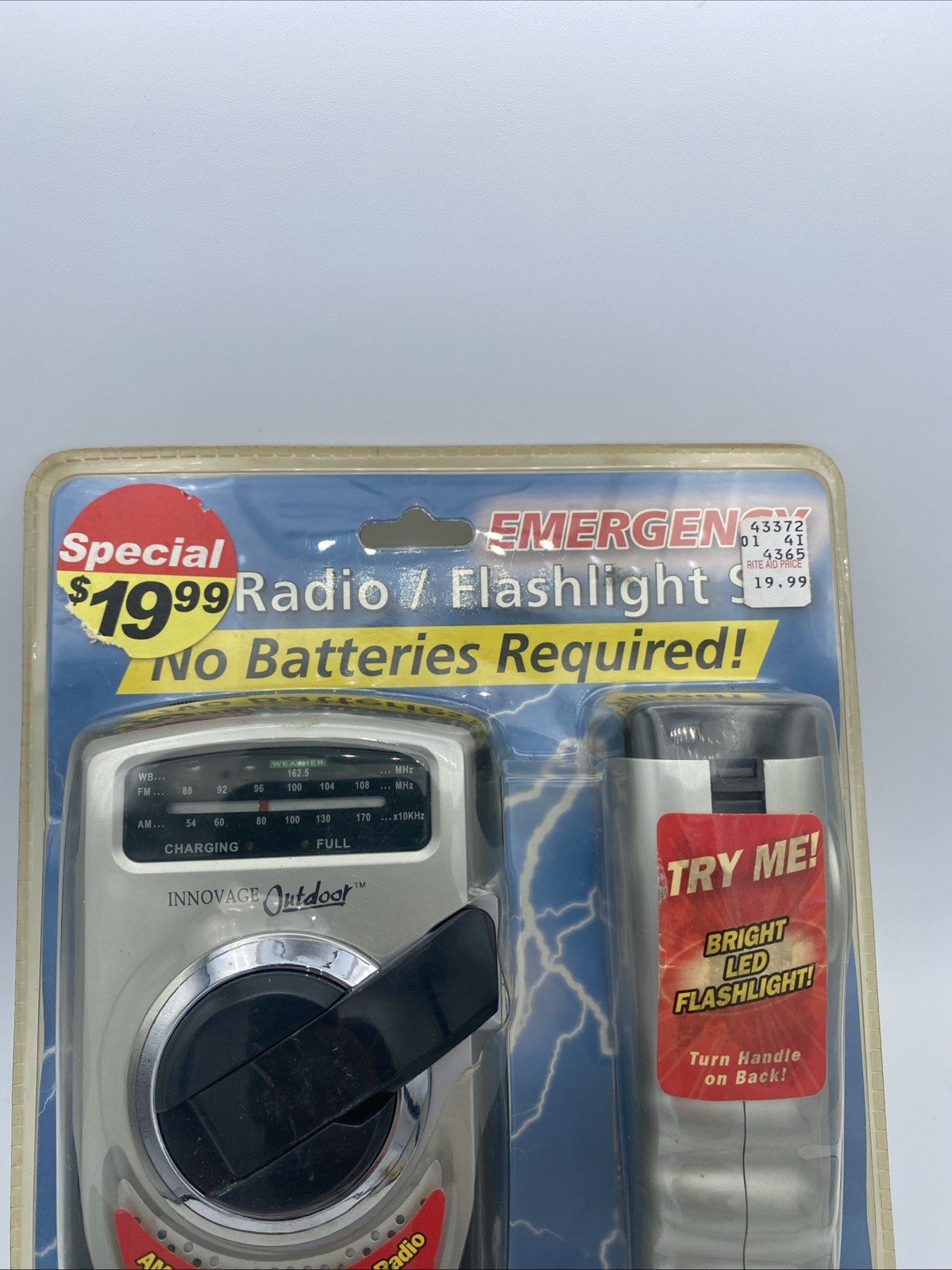 Innovage Outdoor Wind Up Emergency Radio/Flashlight Set, No Batteries Required