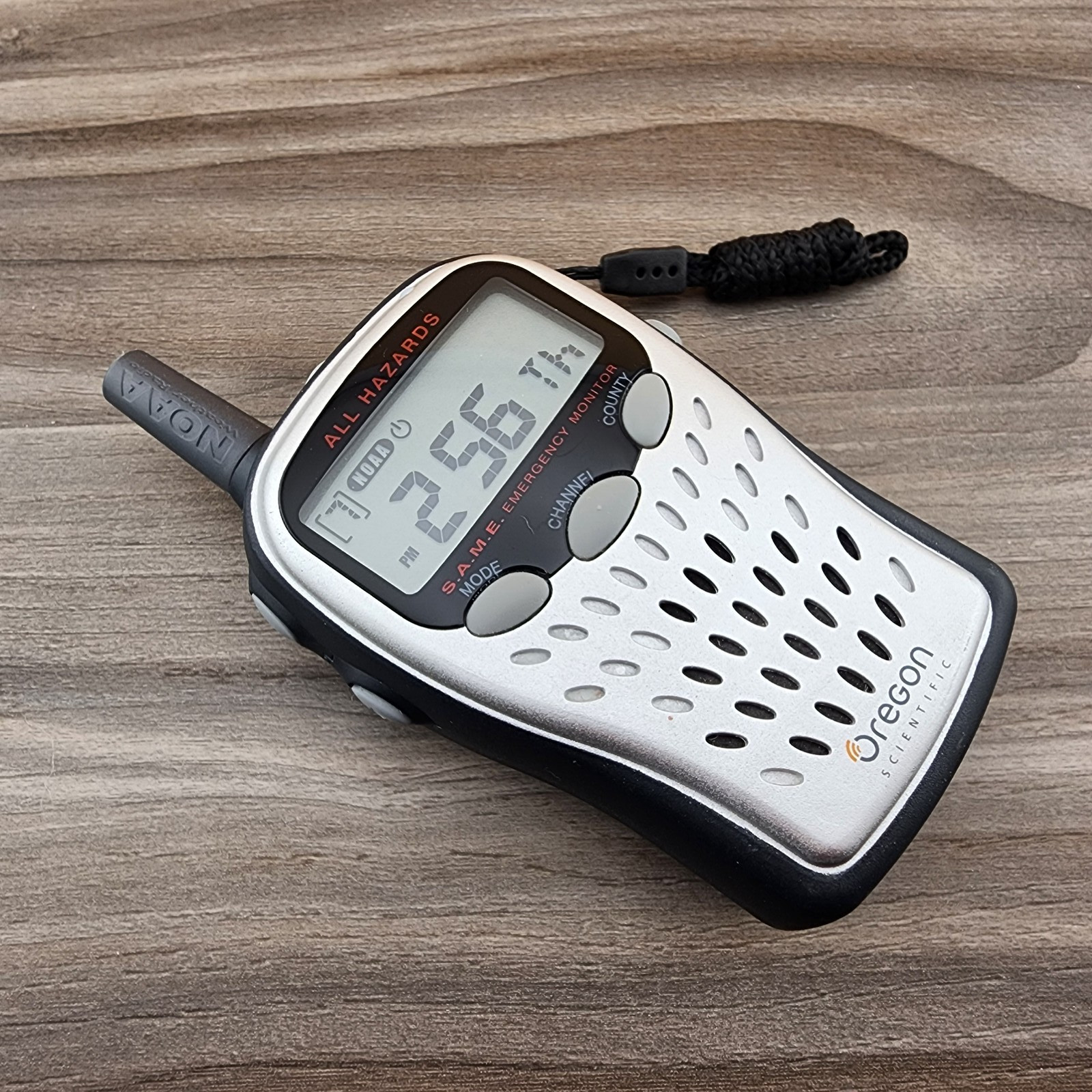 Oregon Scientific Hazards Emergency Portable Weather Radio Model WR601 – TESTED