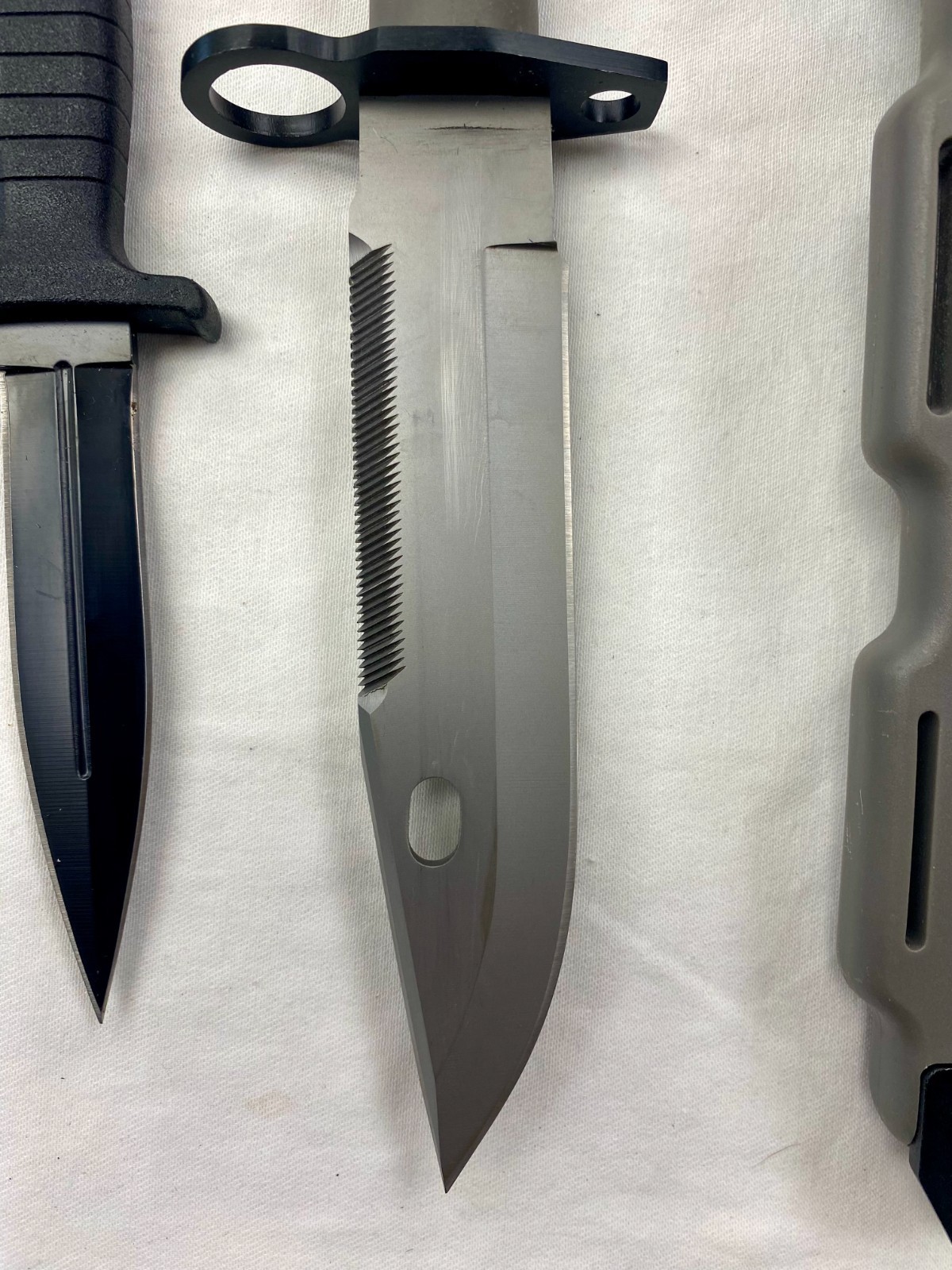 Alpha Outpost Scimitar Amazon Knife Set NIB!!