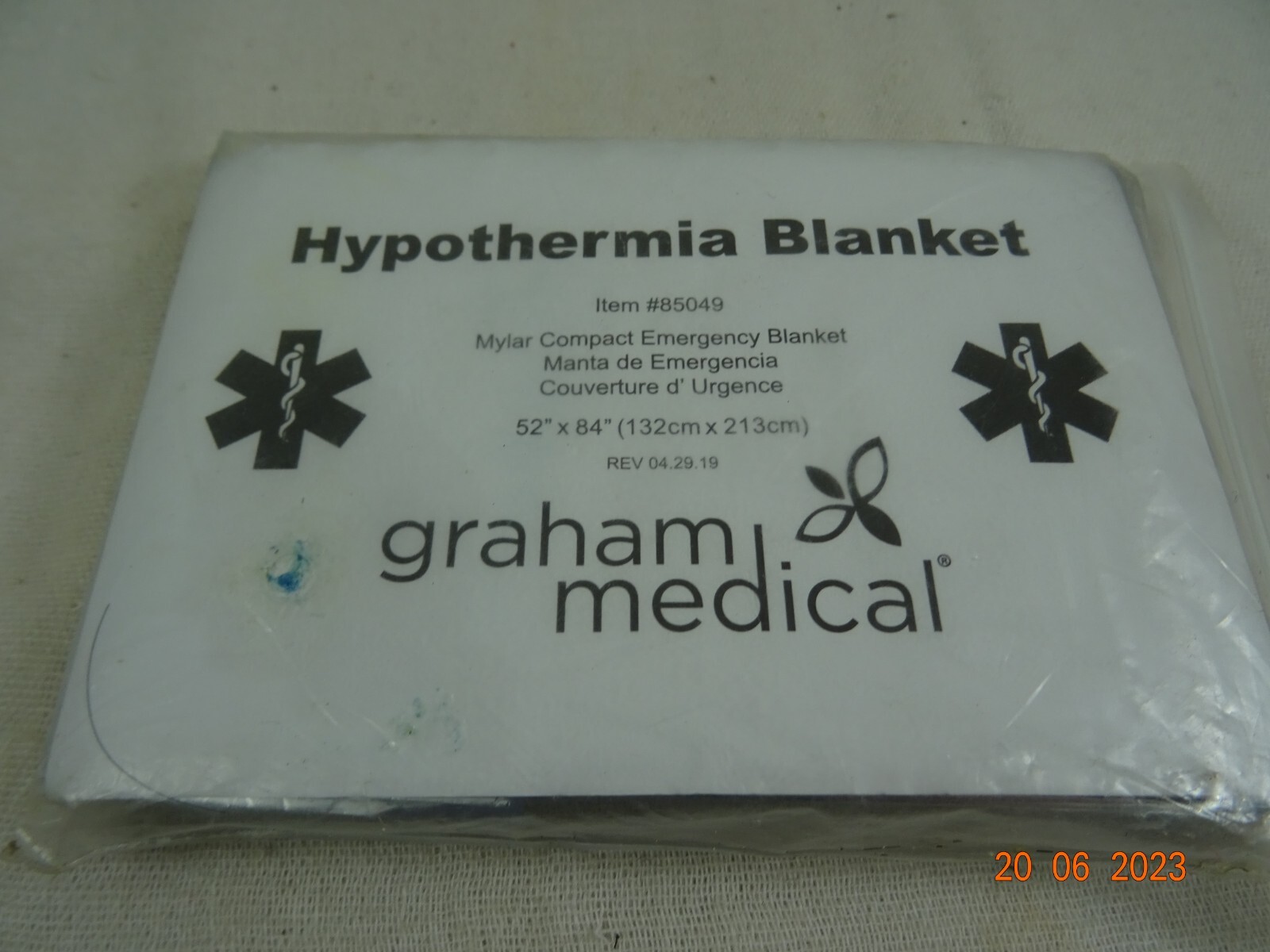 Hypothermia Blanket Mylar NEW 52″ x 84″ (132cm x 213cm)