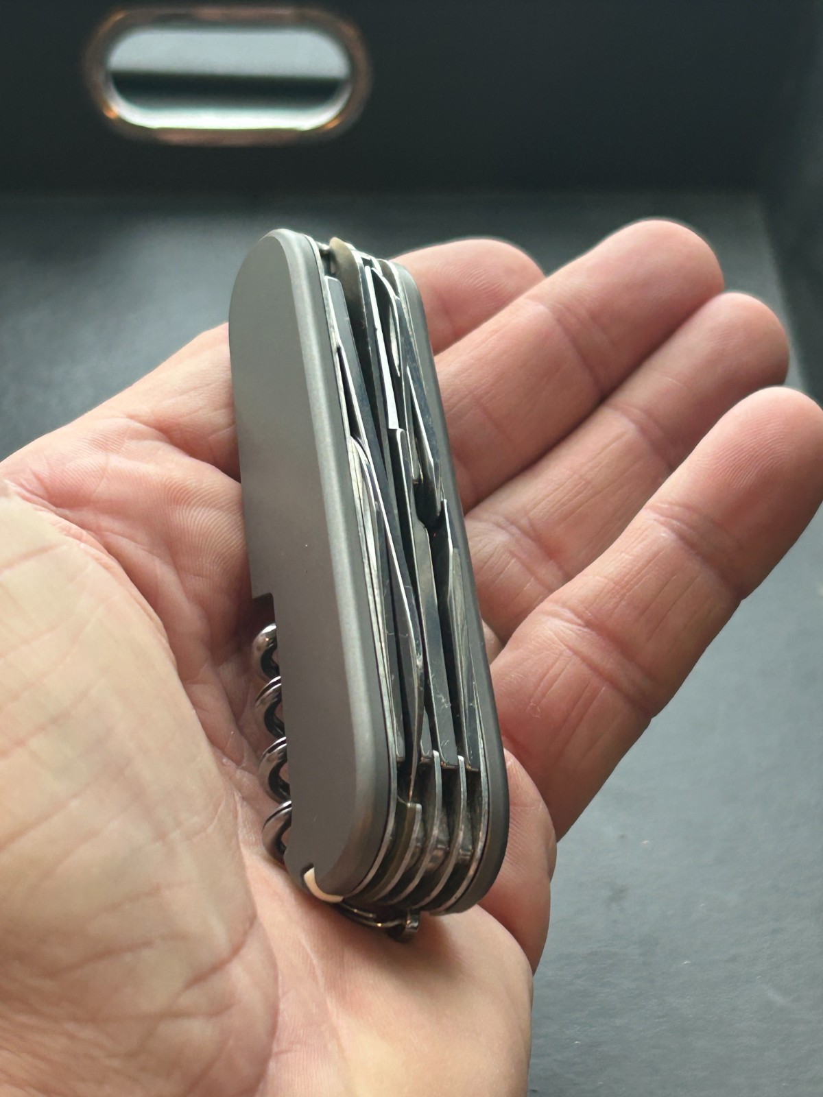NEW VICTORINOX Huntsman with TITANIUM Scales Swiss Army Knife GREAT!