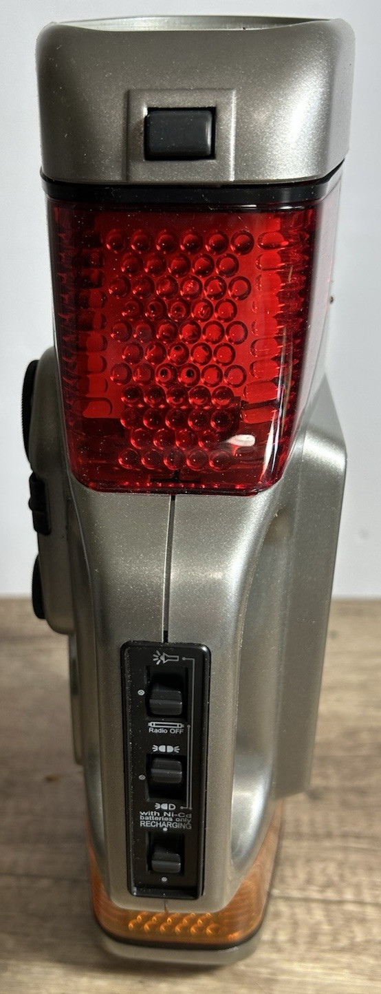 Brookstone Emergency Radio Light Dual Light Battery or Plug In NEW OPEN BOX