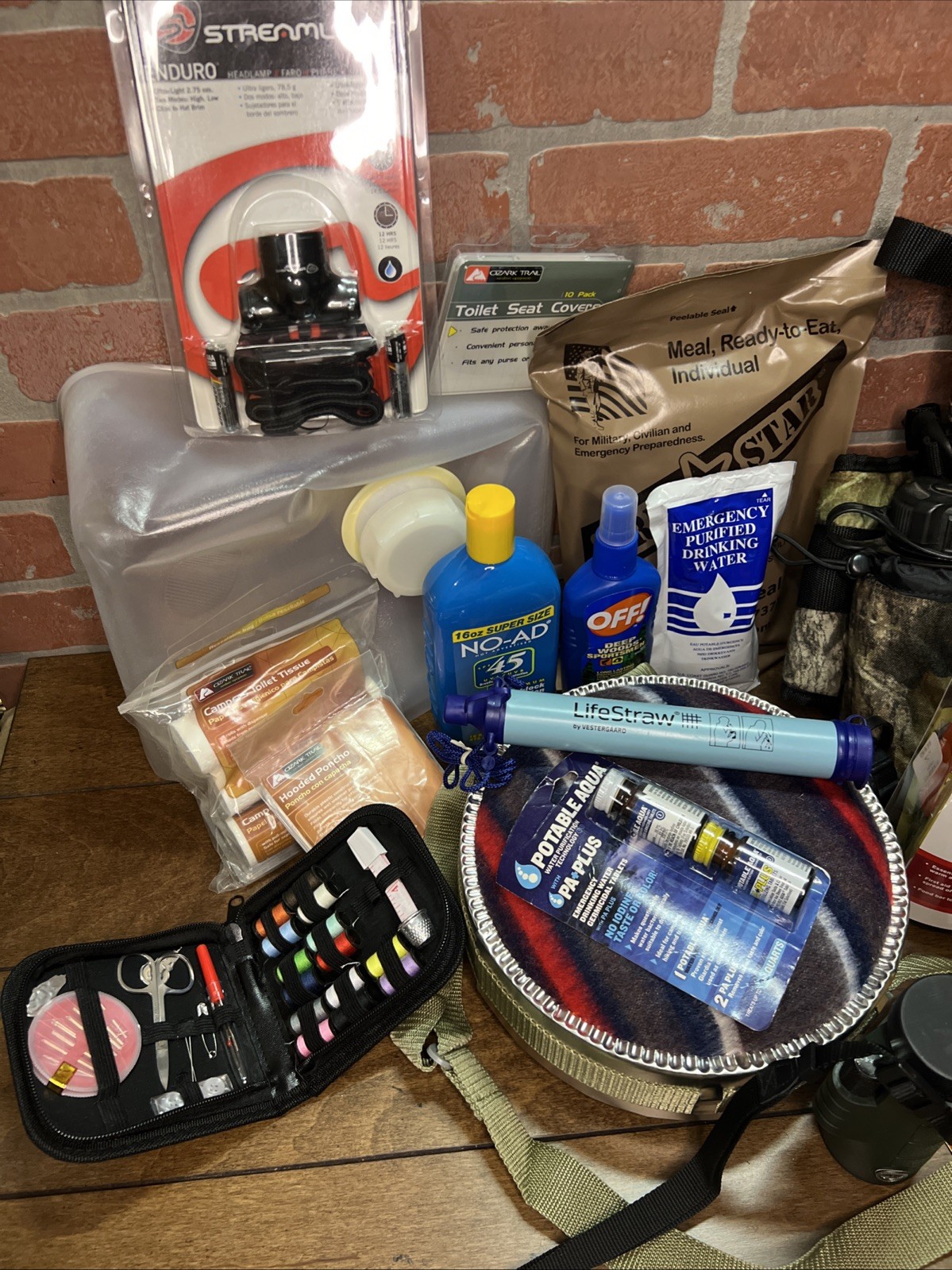 Emergency Survival Kit Camping Disaster EarthQuake Bug-Out Smith Wesson Knife