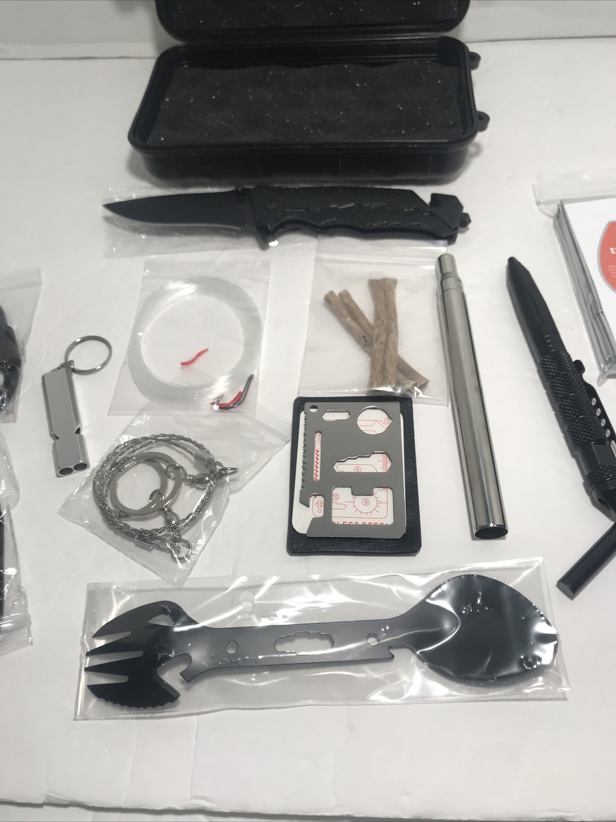 EILIKS Survival Gear Kit, Emergency EDC Survival Tools 21 In 1 SOS Earthquake